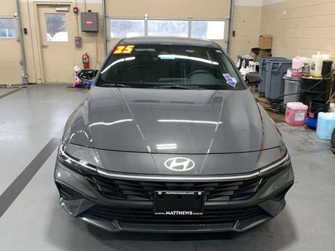 Certified 2025 Hyundai Elantra Sport image 2