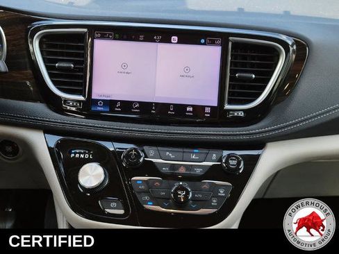Used 2023 Chrysler Pacifica Limited FWD image 24