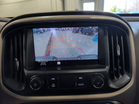 Used 2021 GMC Canyon Denali image 12