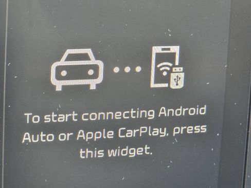 Used 2023 Kia Niro LX image 6