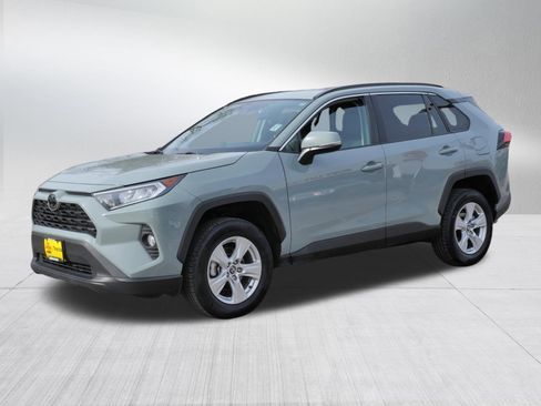 Used 2020 Toyota RAV4 XLE w/ Convenience Package image 3