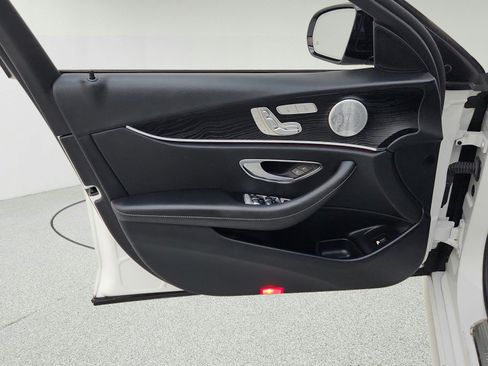 Used 2020 Mercedes-Benz E 350 Sedan image 27