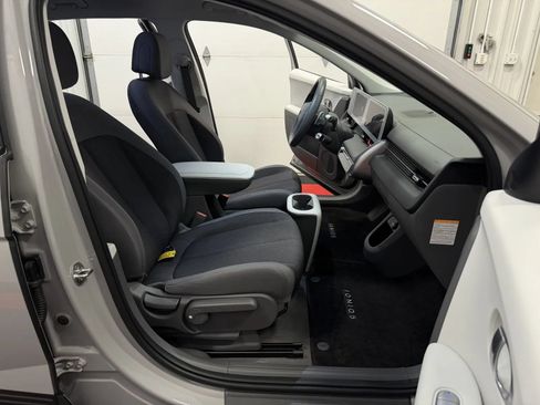 Used 2024 Hyundai Ioniq 5 SE AWD/4WD image 45