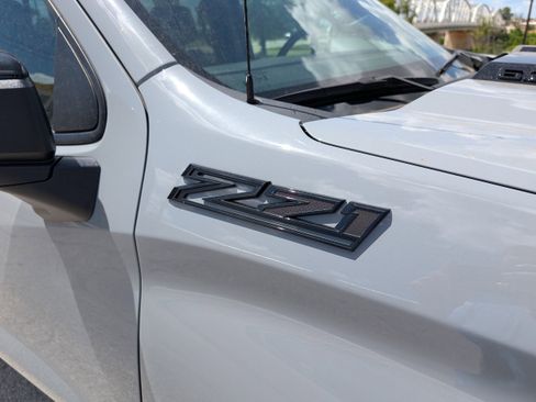 Used 2024 Chevrolet Silverado 1500 LT Trail Boss w/ Convenience Package II image 10