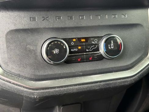 Certified 2025 Ford Expedition Platinum AWD/4WD image 24