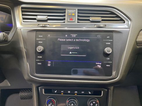 Used 2024 Volkswagen Tiguan SE image 39