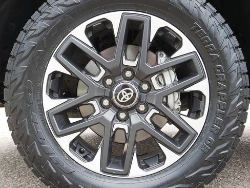 Used 2026 Toyota Tundra Limited AWD/4WD image 66