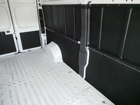 Used 2026 RAM ProMaster 2500 w/ Convenience Group FWD image 14