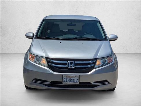 Used 2016 Honda Odyssey SE image 2