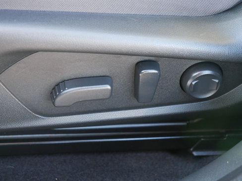 Used 2024 Subaru Crosstrek 2.0i Premium image 20