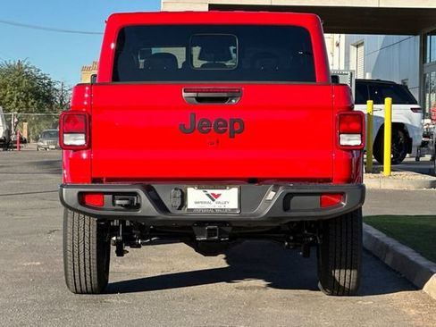 New 2026 Jeep Gladiator Sport AWD/4WD image 8
