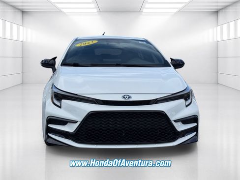 Used 2023 Toyota Corolla SE FWD image 2