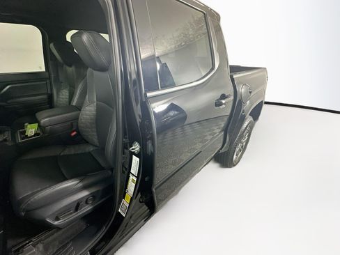Used 2025 Toyota Tacoma TRD Sport w/ TRD Sport Premium Package RWD image 12