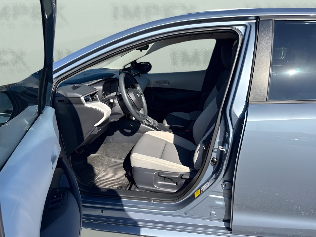 Used 2024 Toyota Corolla LE FWD image 9