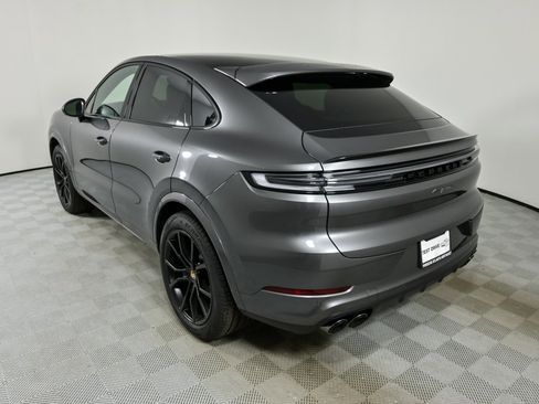 New 2025 Porsche Cayenne Coupe image 3