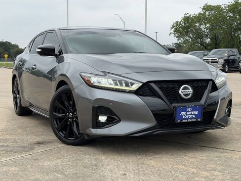 Used 2021 Nissan Maxima SR w/ Sport Mat Group FWD image 2