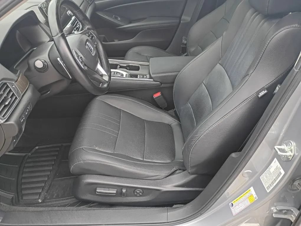 Used 2021 Honda Accord Touring image 9