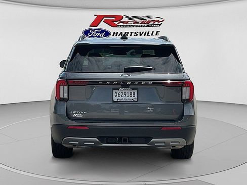 Used 2025 Ford Explorer Active w/ Active Comfort Package RWD image 4