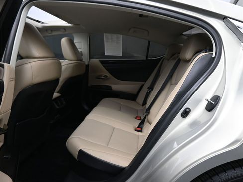 Used 2021 Lexus ES 300h w/ Premium Package image 18