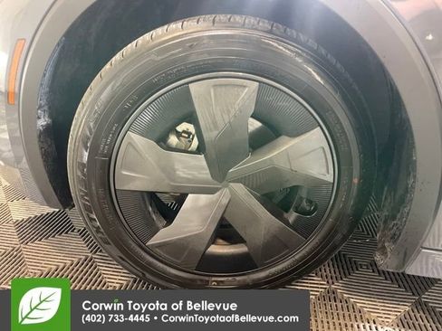 Used 2024 Toyota Prius LE image 25