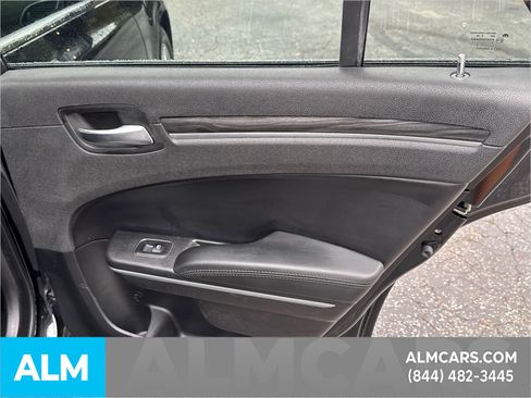 Used 2021 Chrysler 300 Touring L image 19