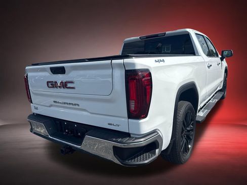 Certified 2022 GMC Sierra 1500 SLT w/ SLT Premium Plus Package AWD/4WD image 4