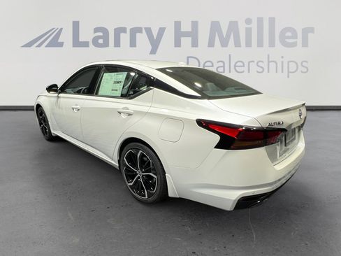 New 2025 Nissan Altima 2.5 SR image 3