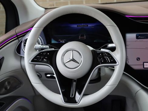 Used 2023 Mercedes-Benz EQS 580 4MATIC SUV image 27