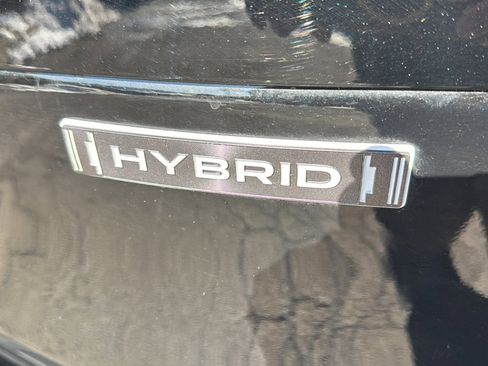 Used 2025 Subaru Forester Limited w/ Popular Package image 48