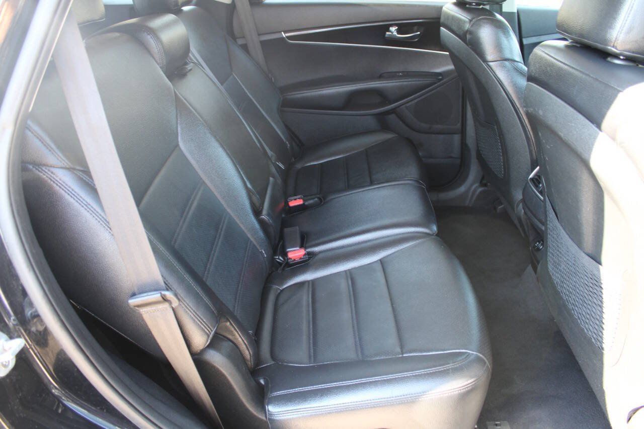 Used 2019 Kia Sorento AWD image 6