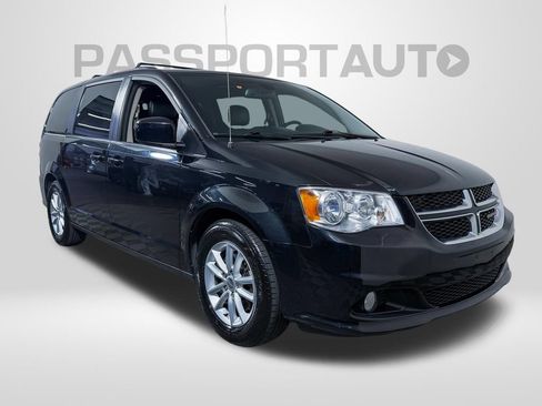 Used 2019 Dodge Grand Caravan SXT FWD image 3