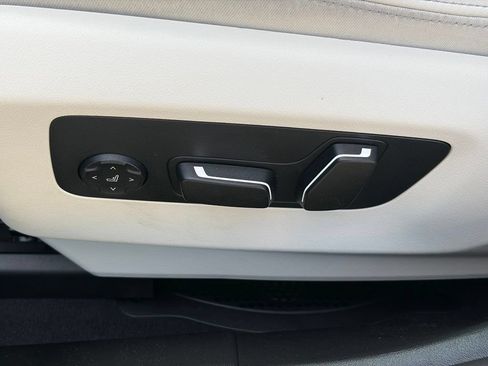 Used 2026 BMW 540i xDrive AWD/4WD image 19