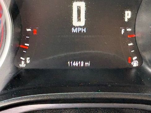 Used 2017 Dodge Challenger SXT image 4