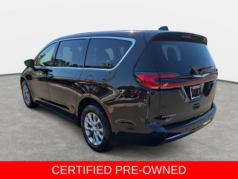 Used 2026 Chrysler Pacifica Select AWD/4WD image 7