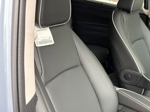 New 2026 Honda Odyssey Touring image 11