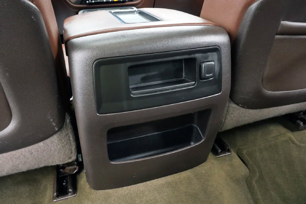 Used 2015 Chevrolet Silverado 2500 High Country w/ High Country Premium Package AWD/4WD image 18