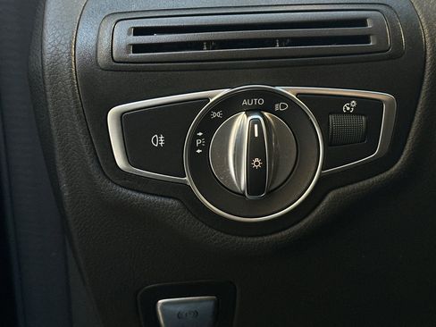 Certified 2022 Mercedes-Benz GLC 300 image 31