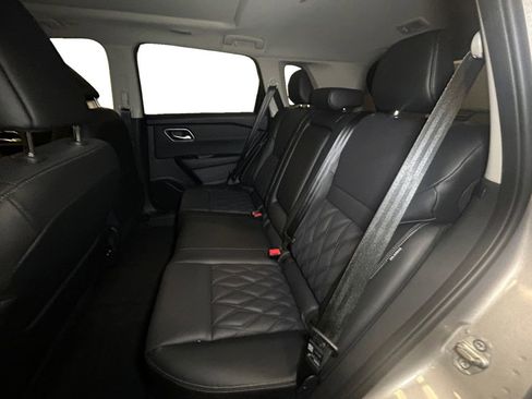 New 2026 Nissan Rogue Platinum w/ Platinum Premium Package AWD/4WD image 13