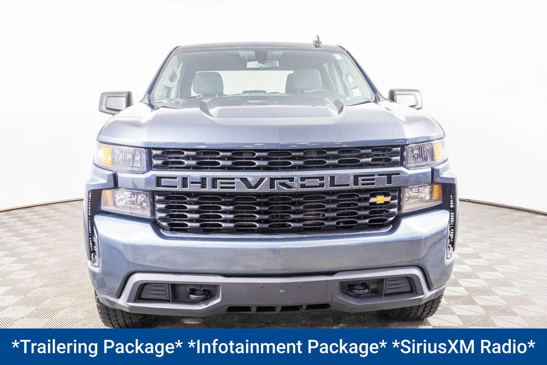 Used 2020 Chevrolet Silverado 1500 Custom w/ Custom Value Package AWD/4WD image 9