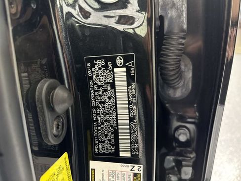 Used 2019 Toyota C-HR LE image 37