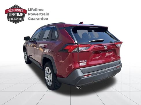 Used 2021 Toyota RAV4 LE FWD image 3