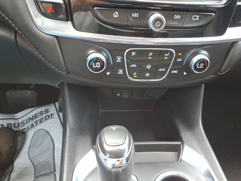 Used 2020 Chevrolet Traverse RS FWD image 14