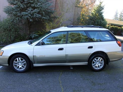 Used 2003 Subaru Outback Wagon image 12