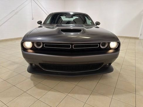 Used 2019 Dodge Challenger R/T RWD image 9