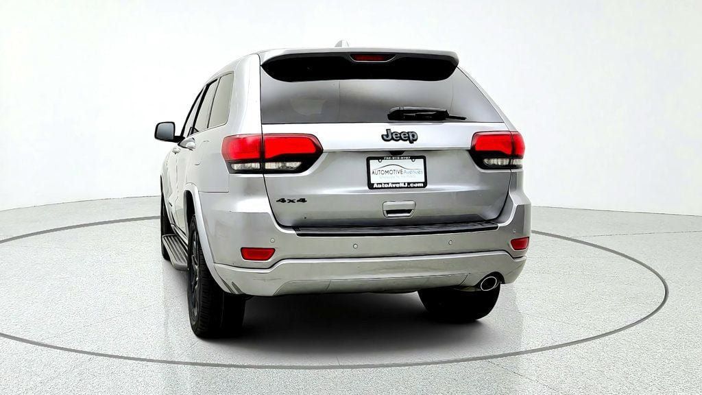 Used 2021 Jeep Grand Cherokee Laredo X AWD/4WD image 6