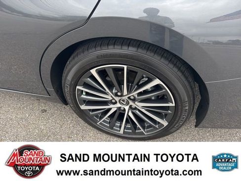 Used 2025 Lexus ES 350 w/ Premium Package image 11