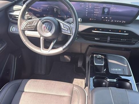 Used 2025 Buick Enclave Preferred FWD image 30