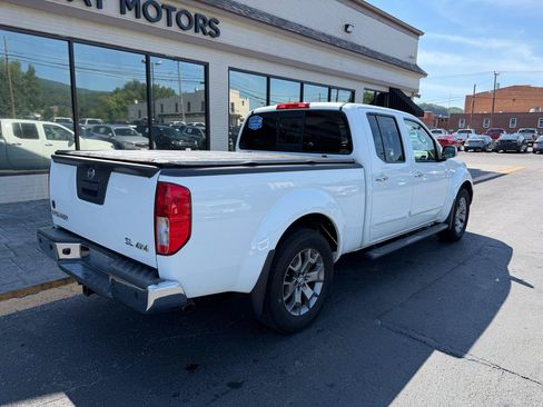 Used 2016 Nissan Frontier SL AWD/4WD image 3
