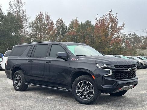 Used 2023 Chevrolet Suburban Z71 w/ Luxury Package image 8