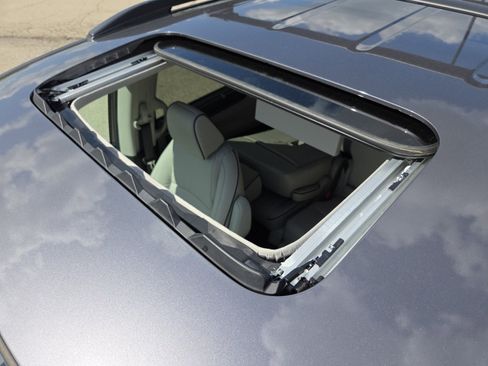 New 2026 Honda Odyssey Touring image 3